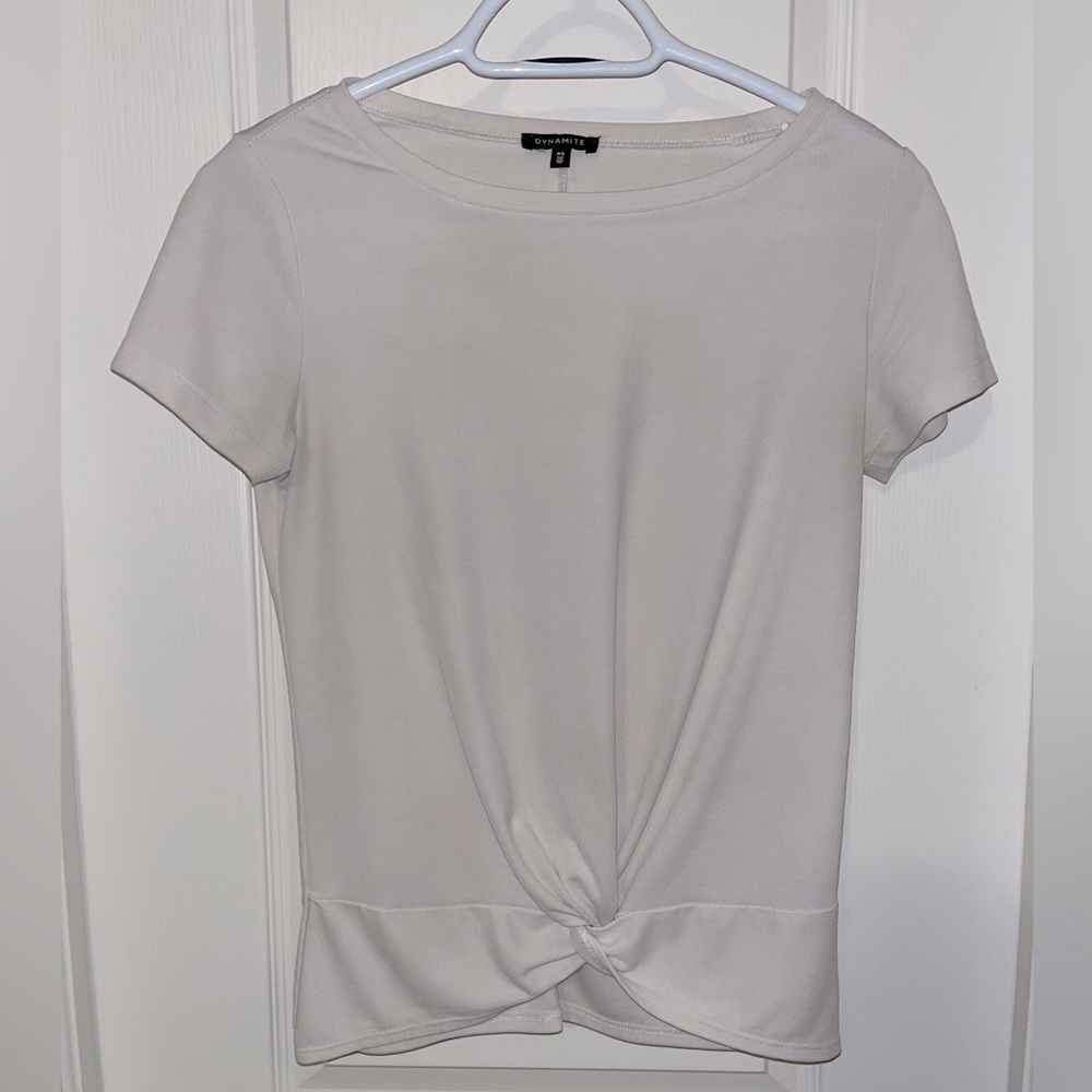Women’s Dynamite White T-Shirt w Twist
